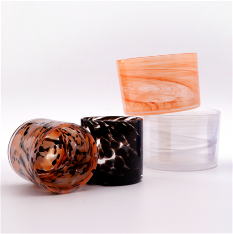 New design handmade glass tumblers with swirl decoration